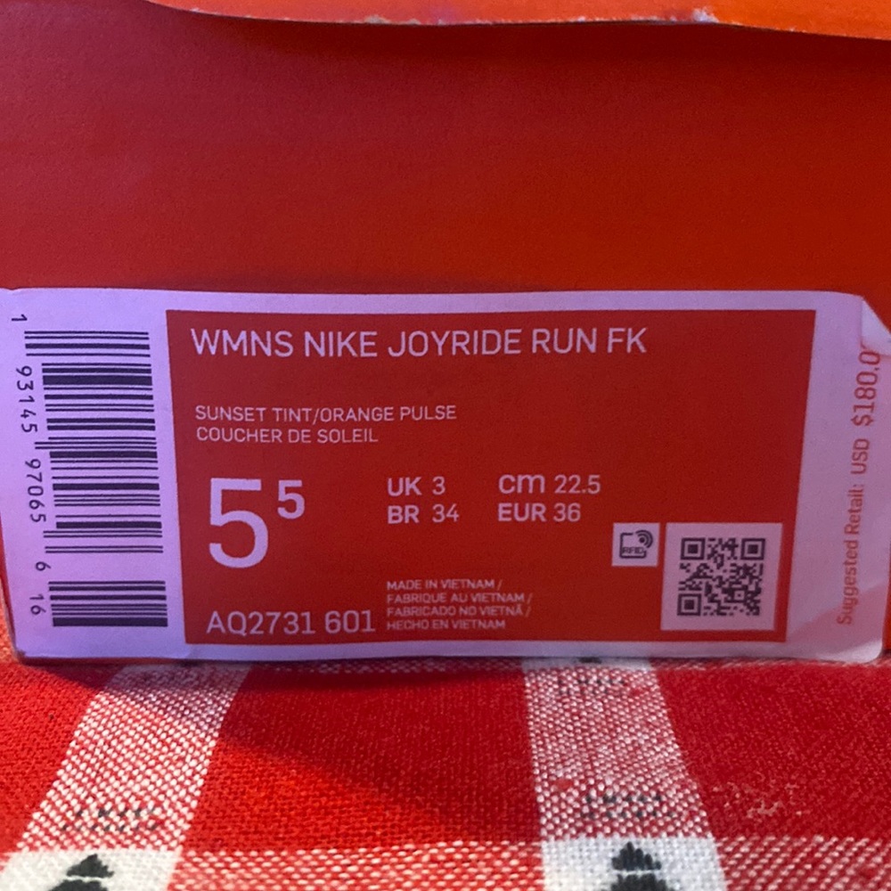 Womens Nike joyrides pink